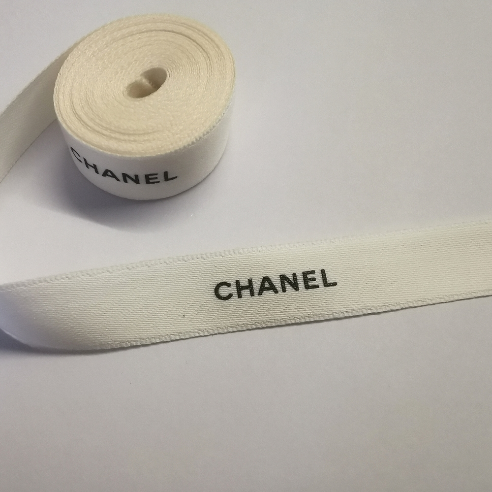 NEW Authentic Chanel Classic White Ribbon appr. 2.7 Yards/ 2.5 Meters/98 Inches - Picture 4 of 5